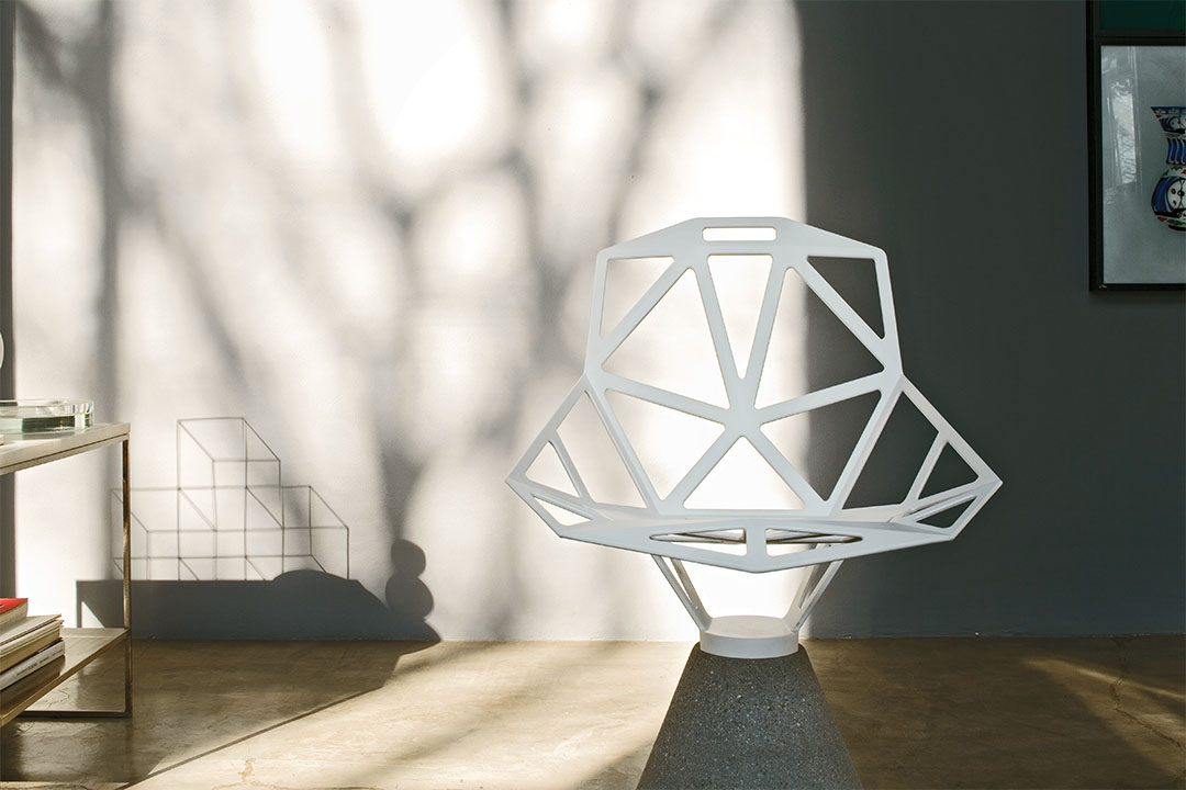 Chair_One Concrete 回転式（脚カラー：ナチュラル） ブラック