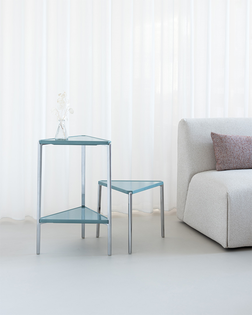 Tambour Concrete 三角形(脚カラー:ホワイト) ホワイト