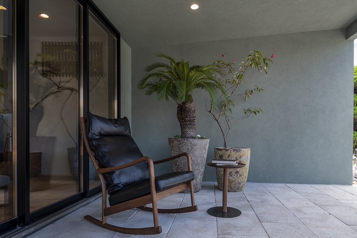 ブループリントハイバックロッキングチェア(脚カラー:ウォールナット) RANK8 PATINA(ブラック)