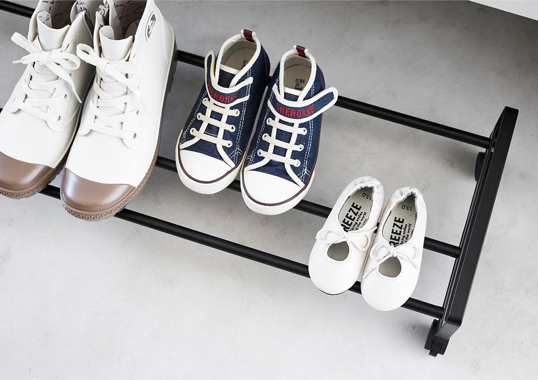 引き出せるキャスター付きシューズラック タワー ホワイト