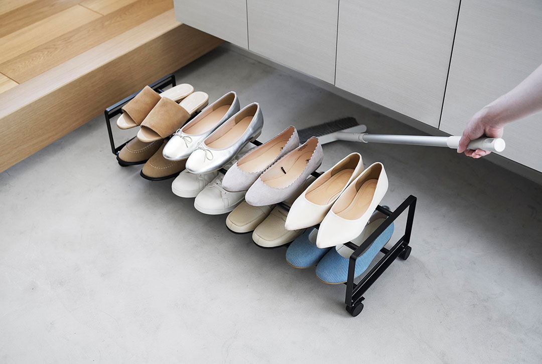 引き出せるキャスター付きシューズラック タワー 2段 ブラック