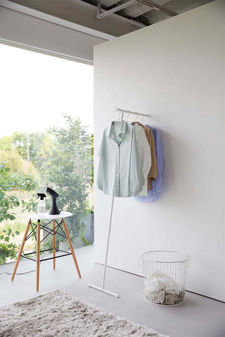 スリムコートハンガー フレーム ブラック