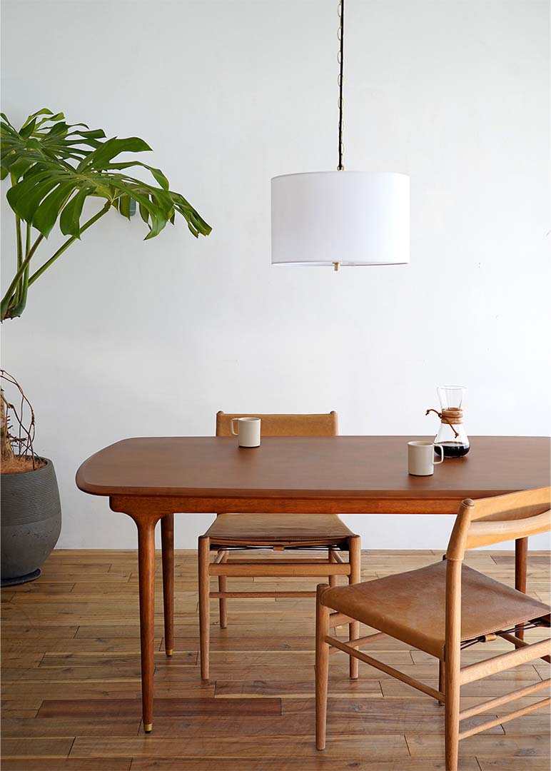 JULIE DINING TABLE 1600