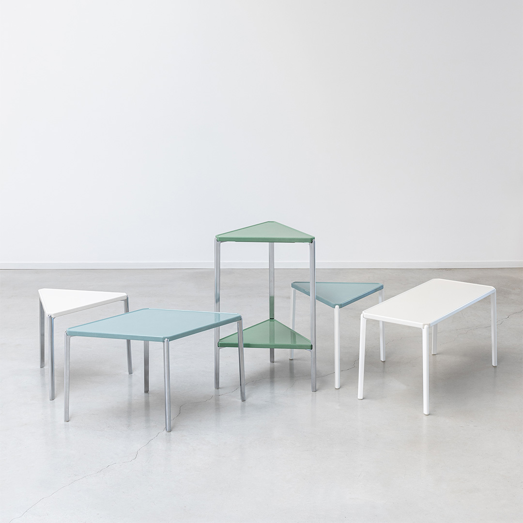 Tambour Concrete 三角形(脚カラー:ホワイト) ホワイト