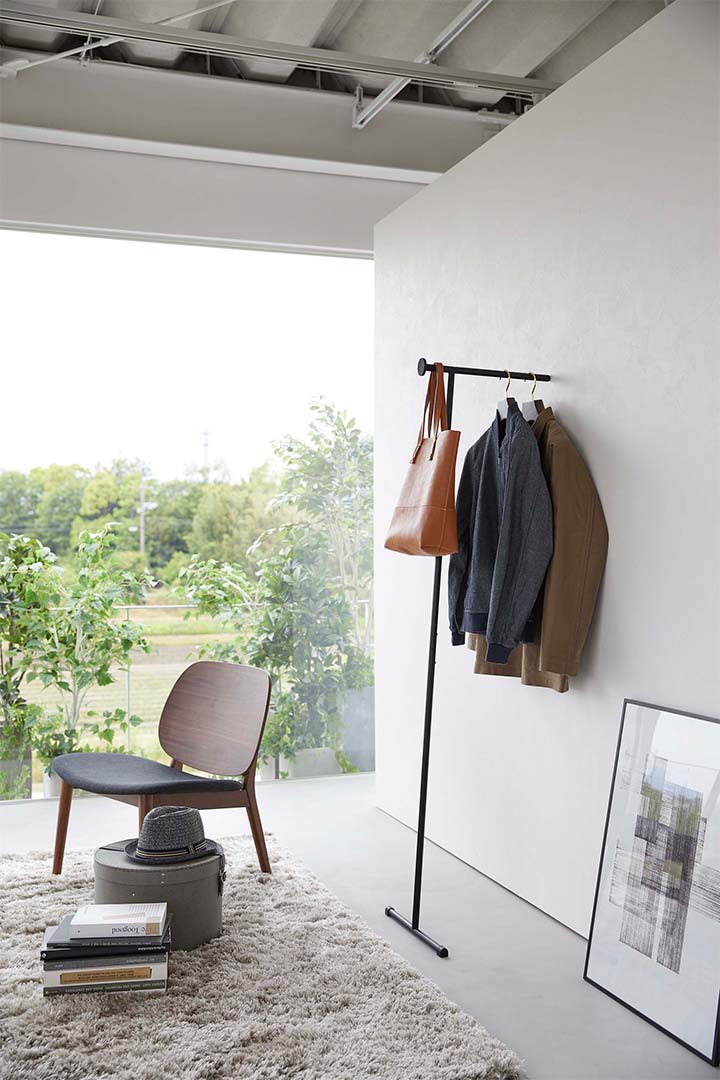 スリムコートハンガー フレーム ブラック