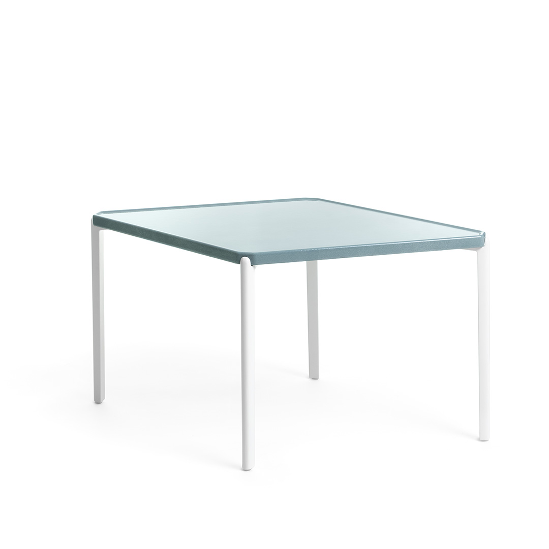 Tambour Concrete 菱形（脚カラー：ホワイト） ライトブルー