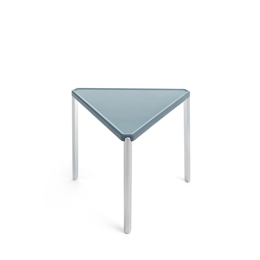 Tambour Concrete 三角形(脚カラー:ポリッシュ) ライトブルー