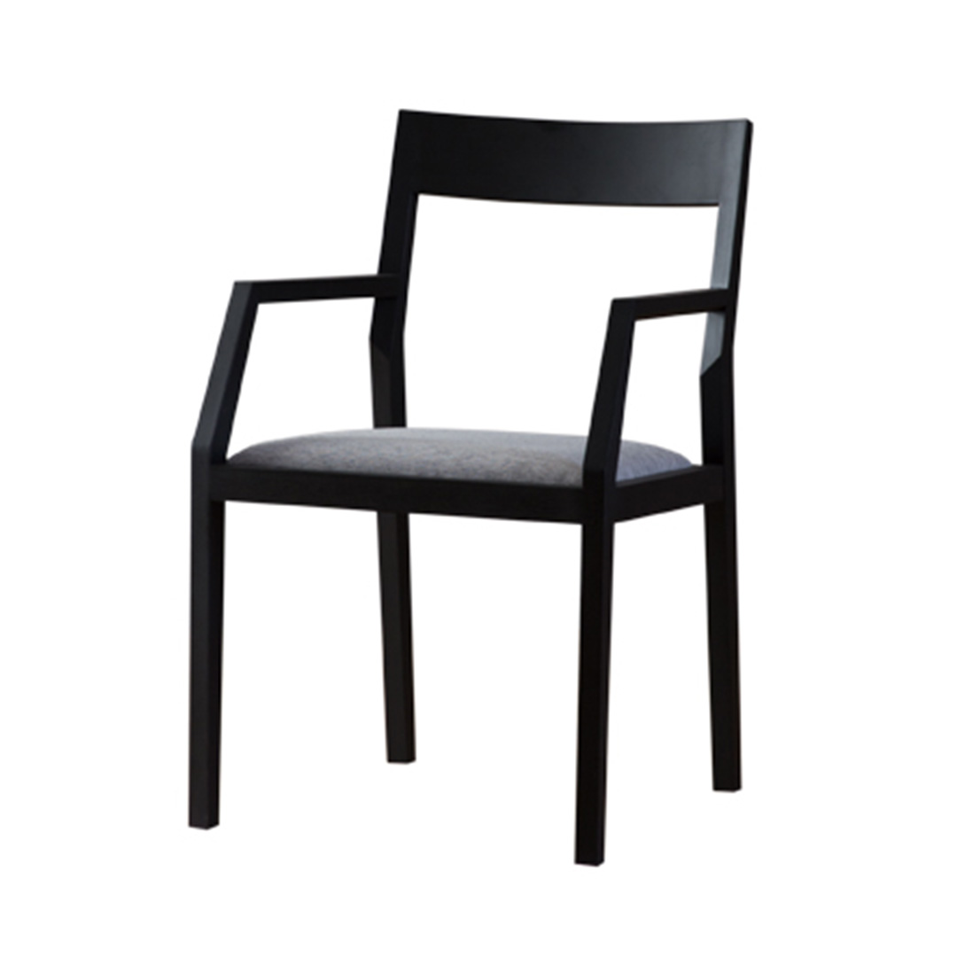 キールアームチェア（脚カラー：ブラック）